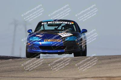 media/Oct-26-2025-CalClub SCCA (Sun) [[8ce1e69566]]/Group 5/Grapevine/